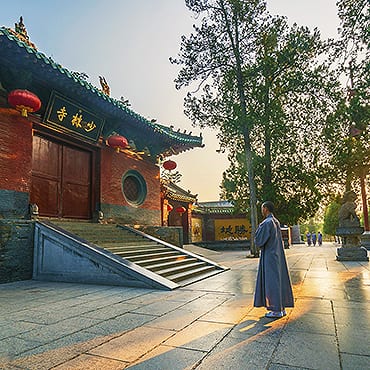 Luoyang-Longmen Grottoes – Shaolin Temple Day Tour