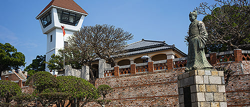 Anping Fort Or Fort Zeelandia View A Former Dutch Stronghold Statue Of Koxinga In Tainan Taiwan