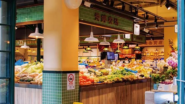shopping in Shanghai